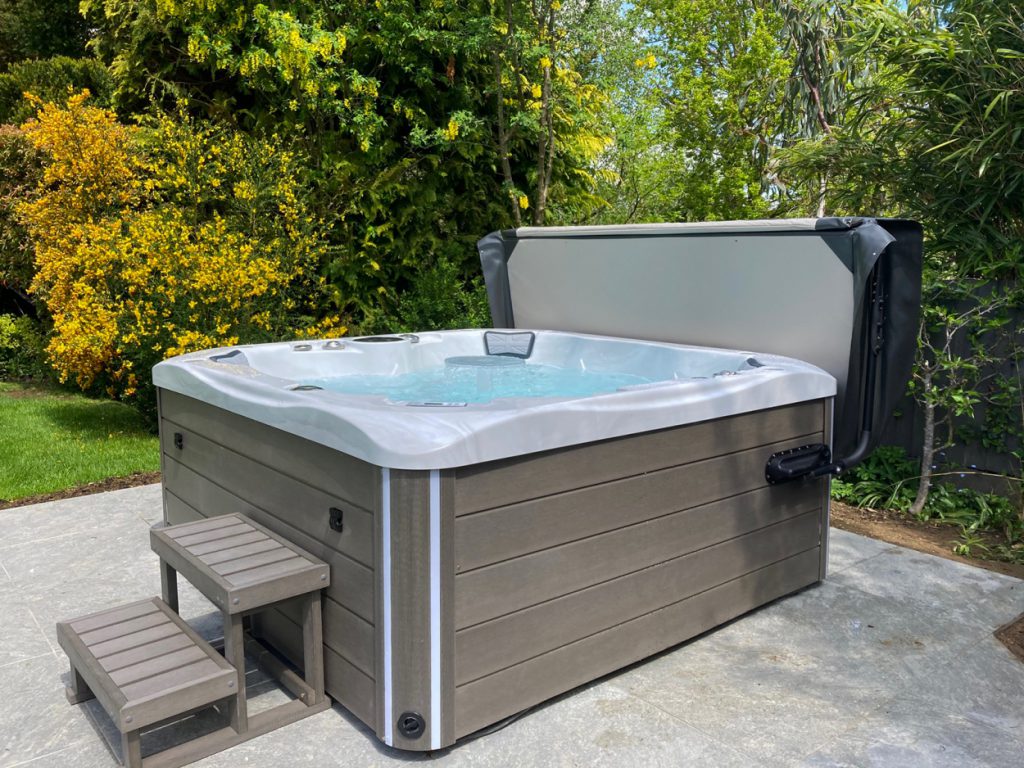 Hot Tub vs. Swim Spa: Which is Right for You?