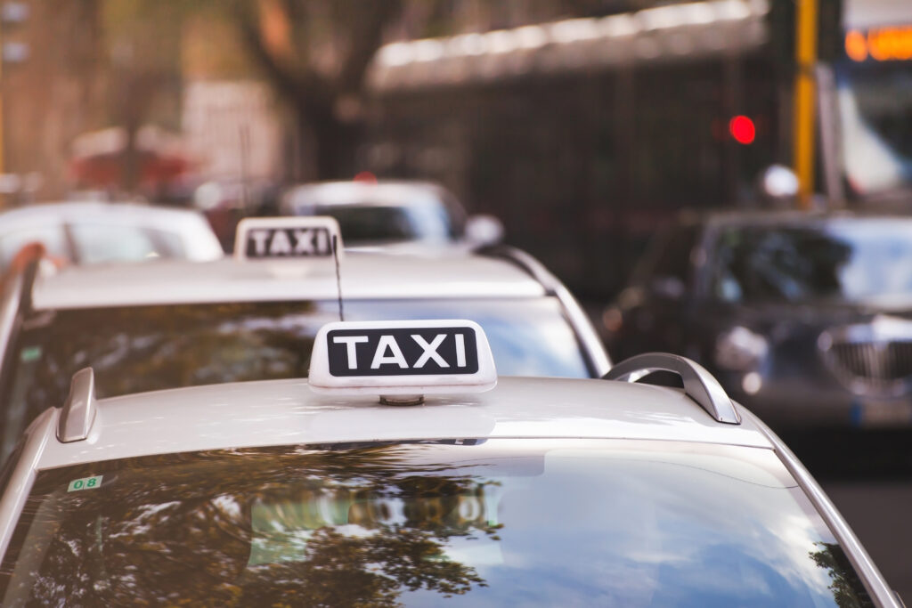 Makkah to Medina Taxi Services: Prices, Routes & Tips