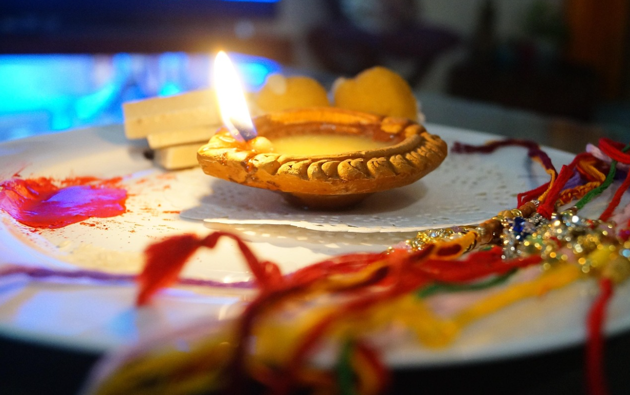 rakhi gifts